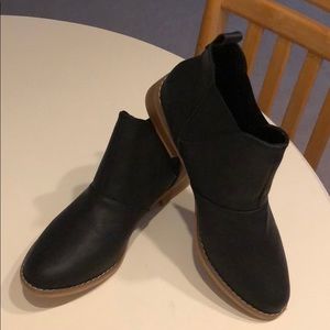 Rocketdog  black booties!